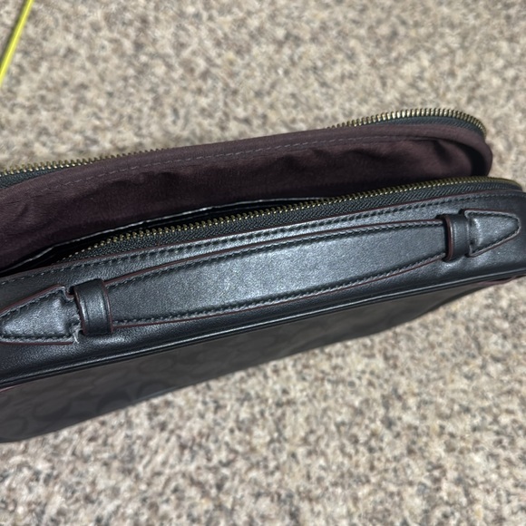 Coach Pouch - Picture 5 of 7